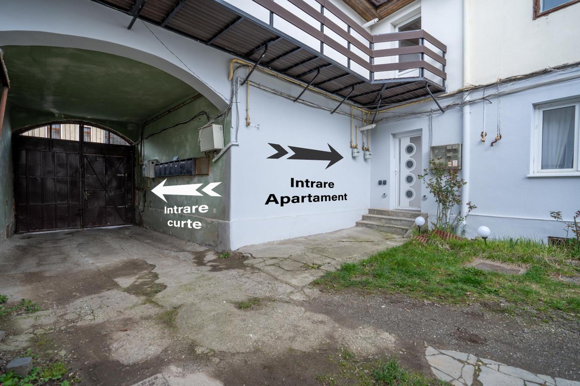 Middle Penthouse Appartamento Braşov